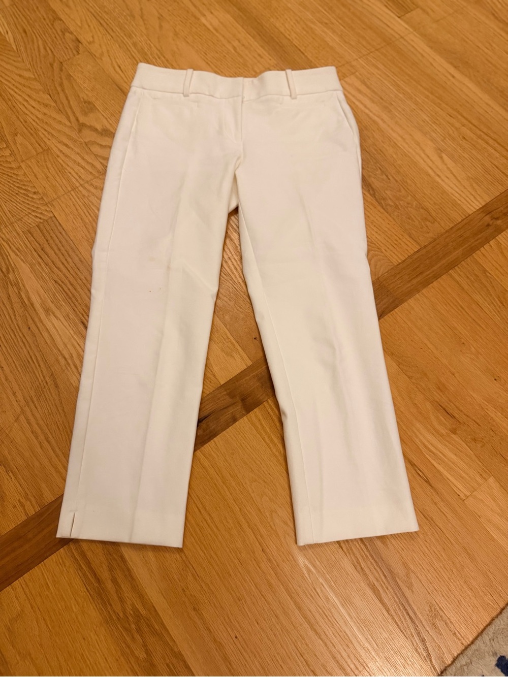 Ladies Size 2P "LOFT" White Cropped Dress Pants GIC